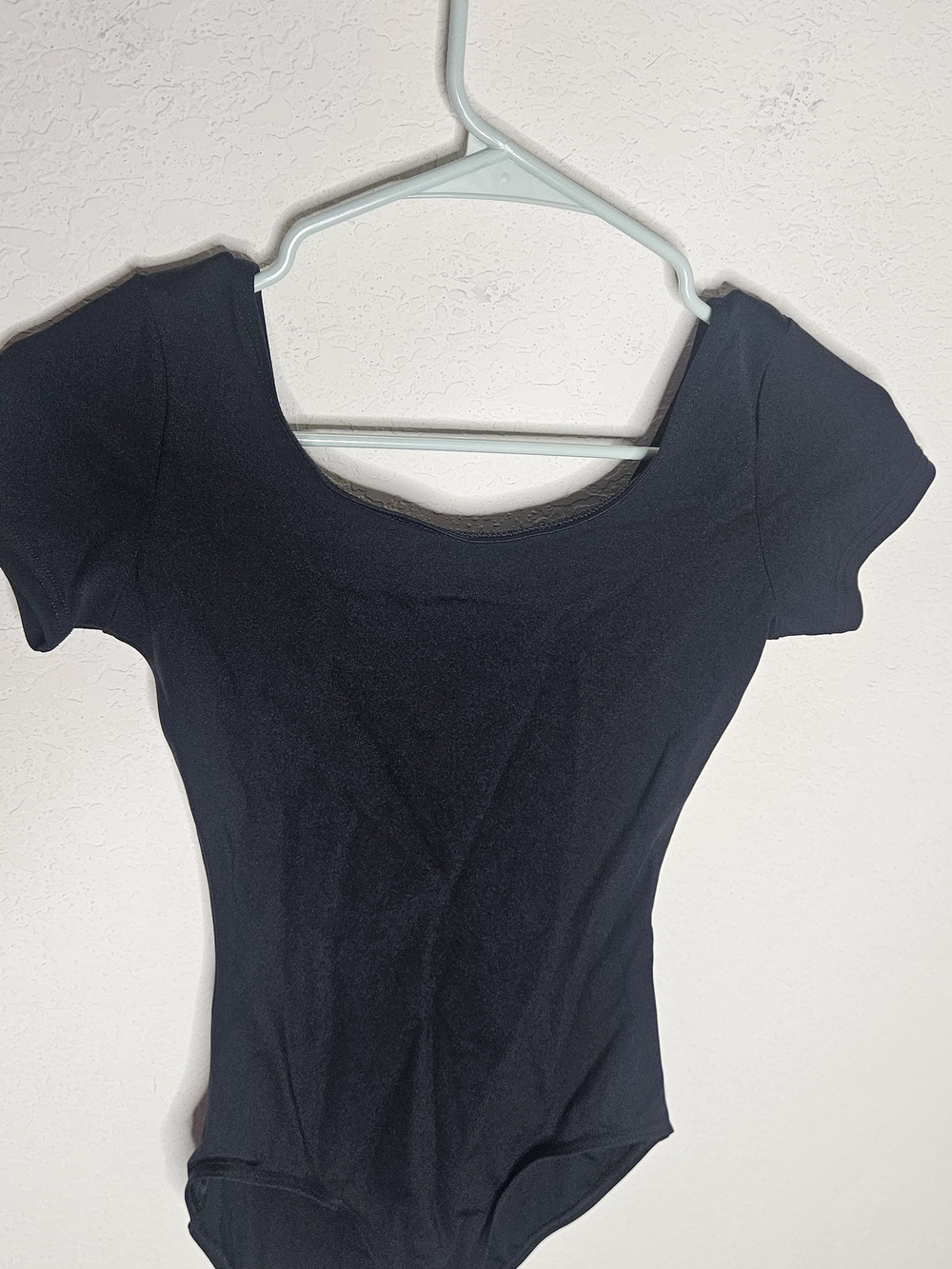 Capezio Black Short Sleeve Scoop Neck Dance Ballet Leotard Size Medium - Picture 3 of 8